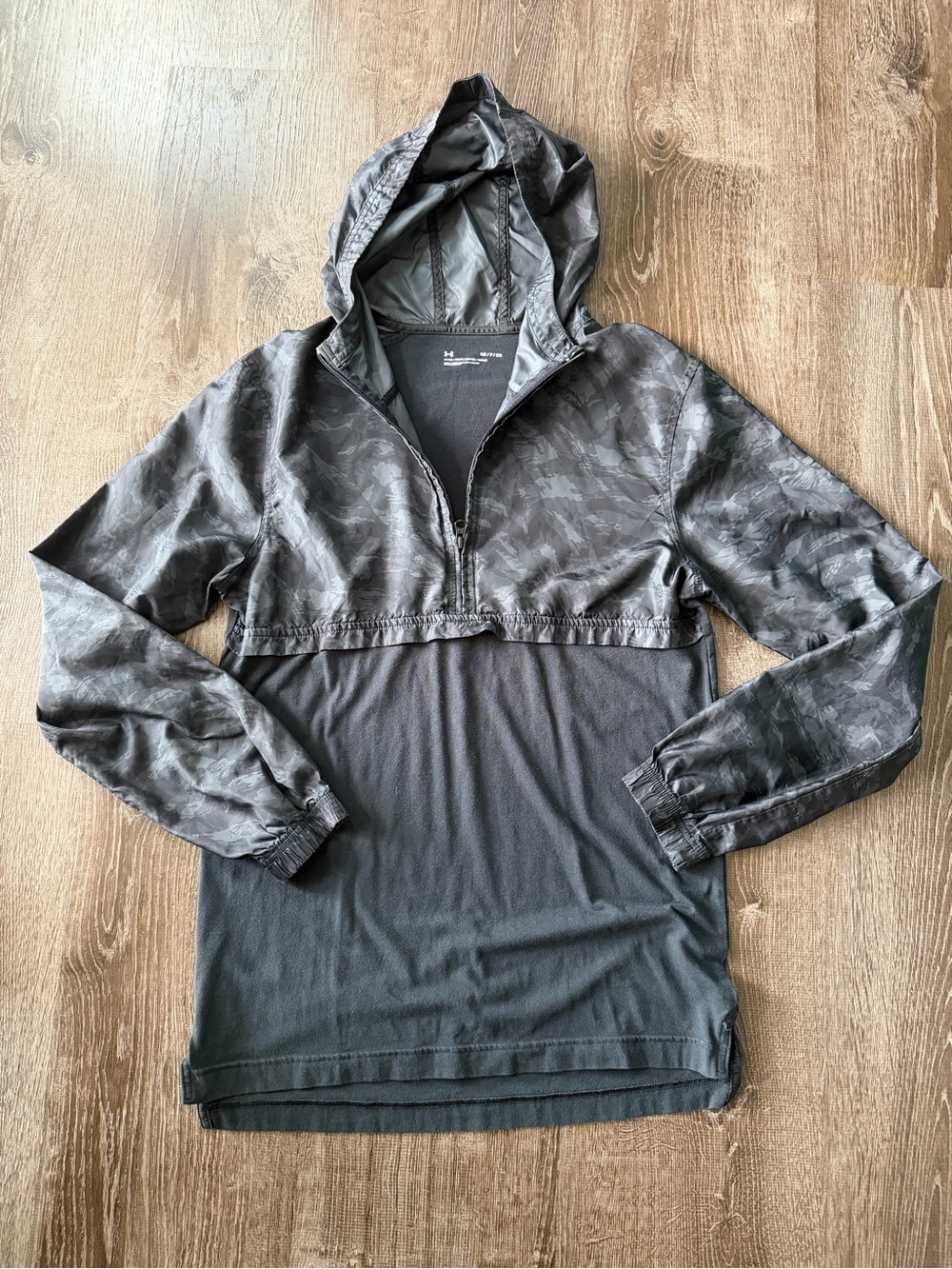 Under Armour Men's Sportstyle Wind Anorak Tonal Camo Half-Zip Hoodie
